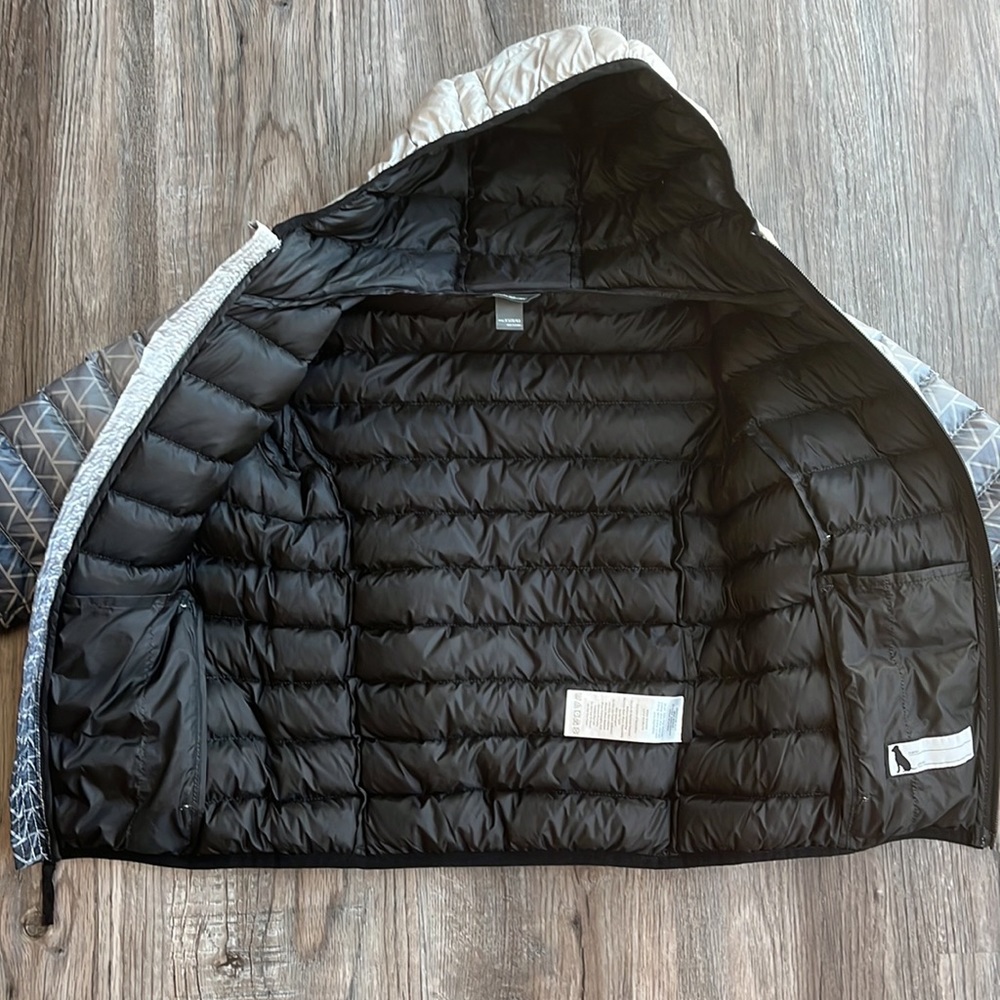 Boys XS 5/6 Brand New Condition Eddie Bauer Puffer jacket - Picture 6 of 7